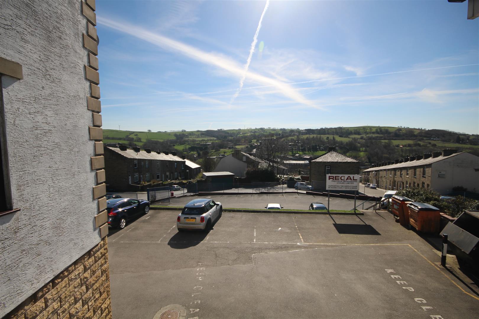 2 bedroom apartment SSTC in Colne - IMG_9488.JPG